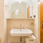 Apartment And Spacious *
