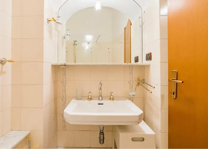 Apartment And Spacious *