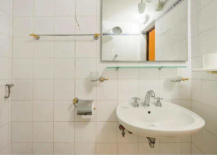 Apartment And Spacious *
