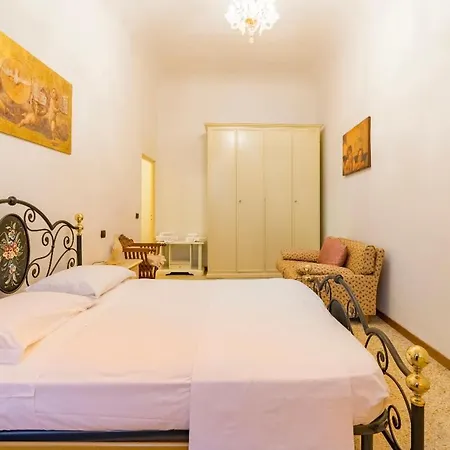 And Spacious Флоренция